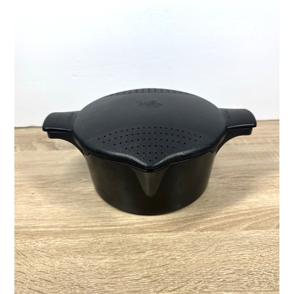 Pampered Chef Micro Cooker 2 Qt Black Microwave Steamer Pot Strainer Lid USA